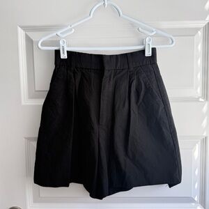 Zara Black High-Waisted Tailored Shorts – Minimalist Dress Shorts – Size XS
